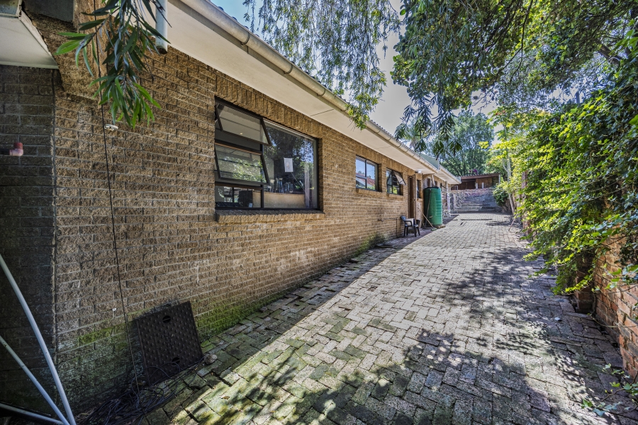 4 Bedroom Property for Sale in Nahoon Valley Park Eastern Cape